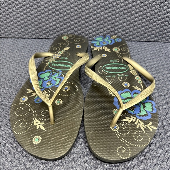 Havaianas Women's Navy‎ and Silver Floral Flip Flops. Size 11/12. - Picture 1 of 6